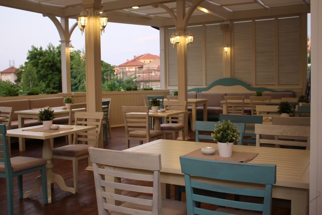 Hotel Nove Szvistov Kültér fotó